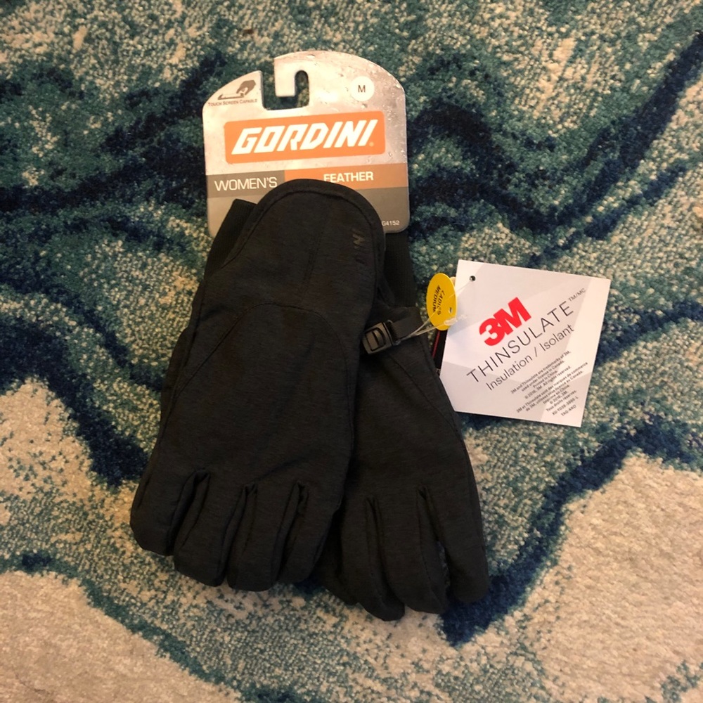 🥳 3 for $20 🥳 Women’s Gloves